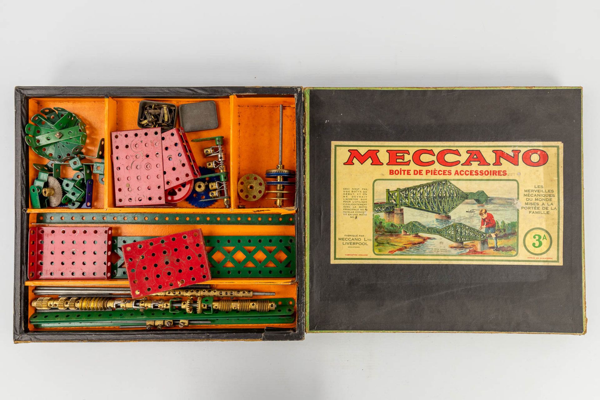 Meccano, Bayco and Assemblo, a collection 4 boxes of mid-century toys. Circa 1960. (L:30 x W:39 x H - Image 9 of 15