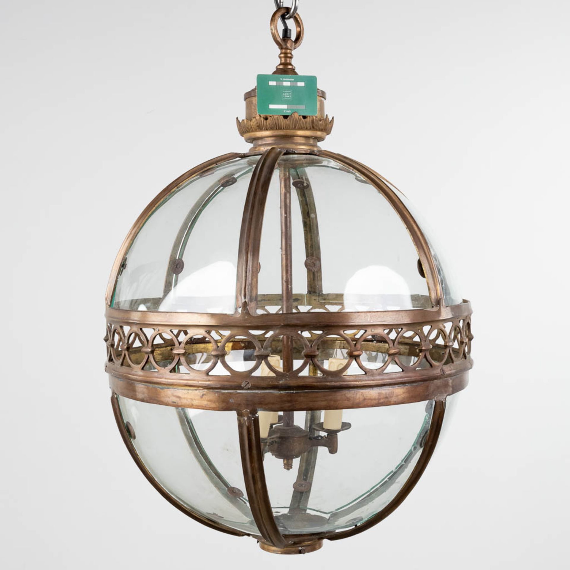 A lantern in the shape of a ball, made of glass and brass. 20th C. (H:70 x D:56 cm) - Image 2 of 12