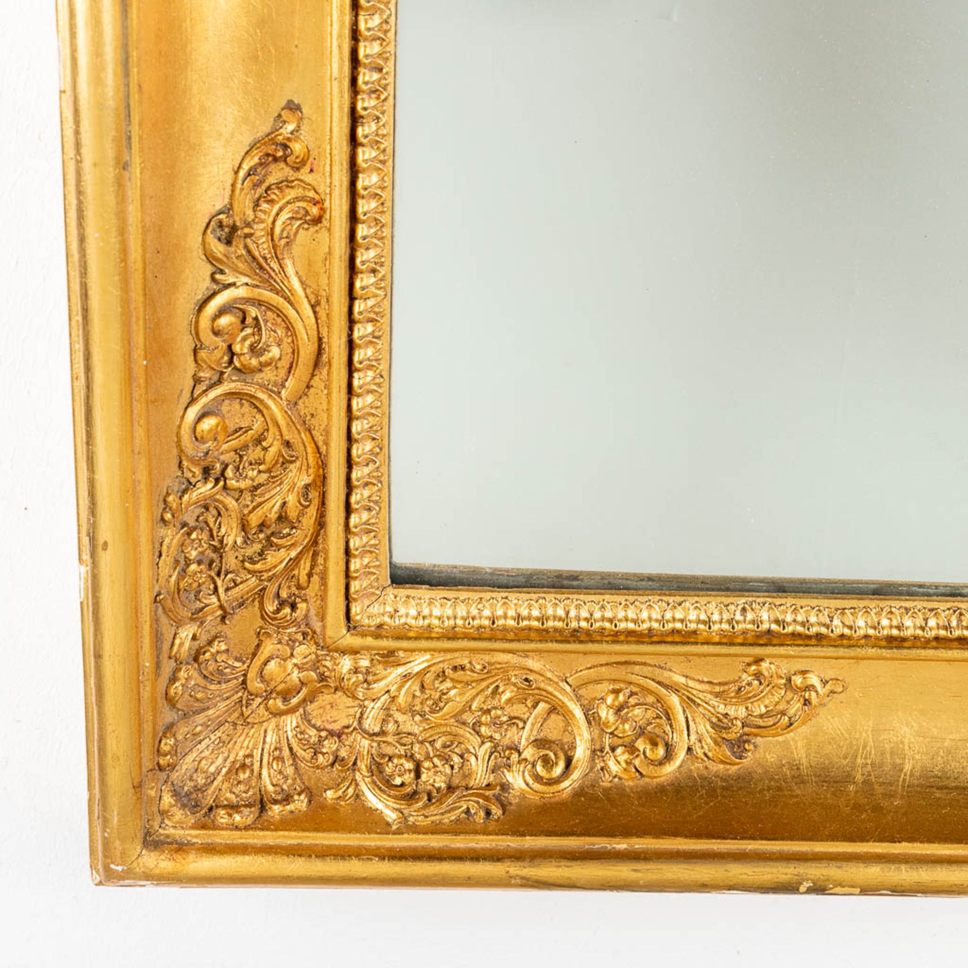 A mirror framed in an empire syle frame. (W:62 x H:74 cm) - Bild 6 aus 7