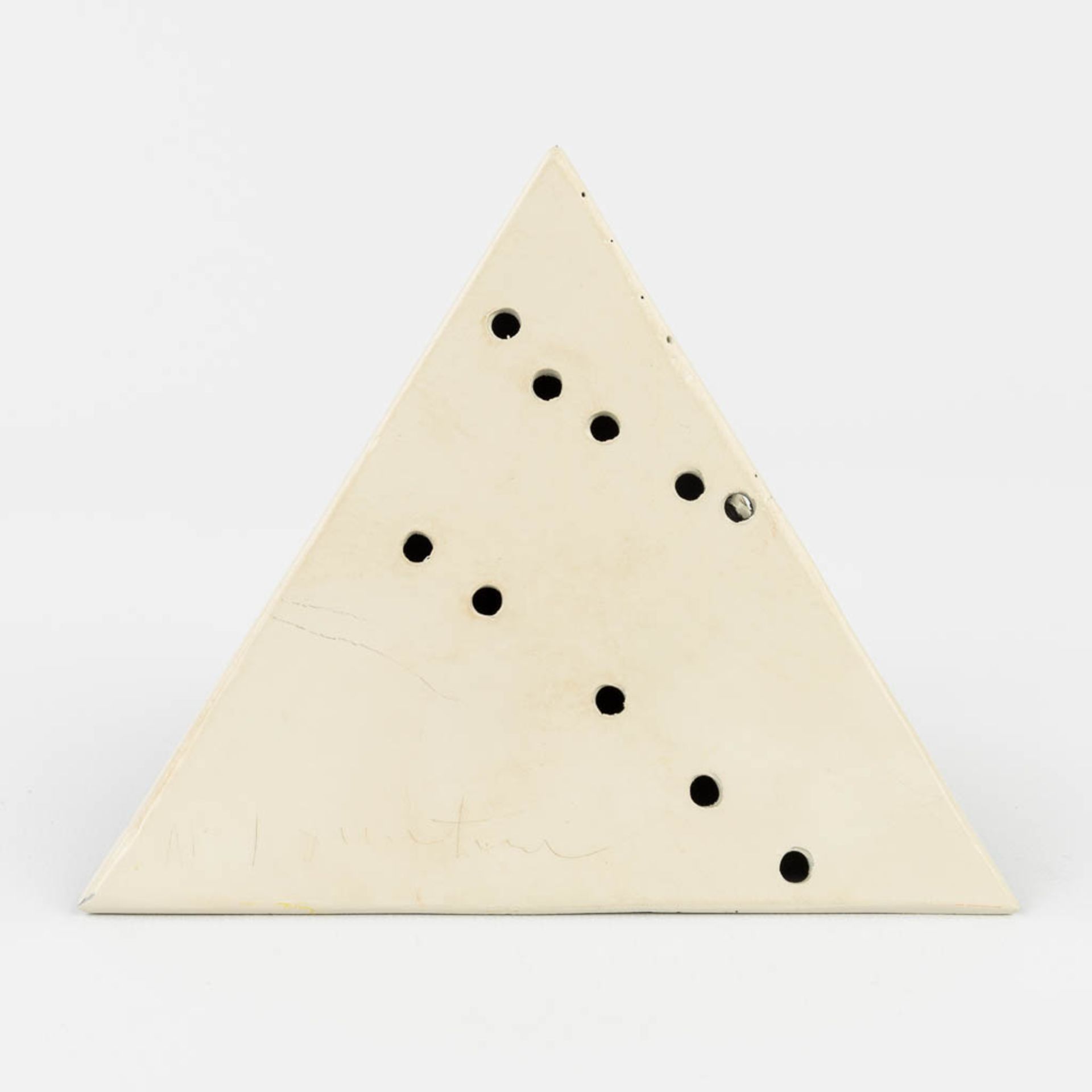 Lucio FONTANA (1899-1968) 'Pyramide' (c. 1967), gesigneerd 'AP L Fontana' (L:13,4 x W:13,3 x H:11,6 - Bild 2 aus 11