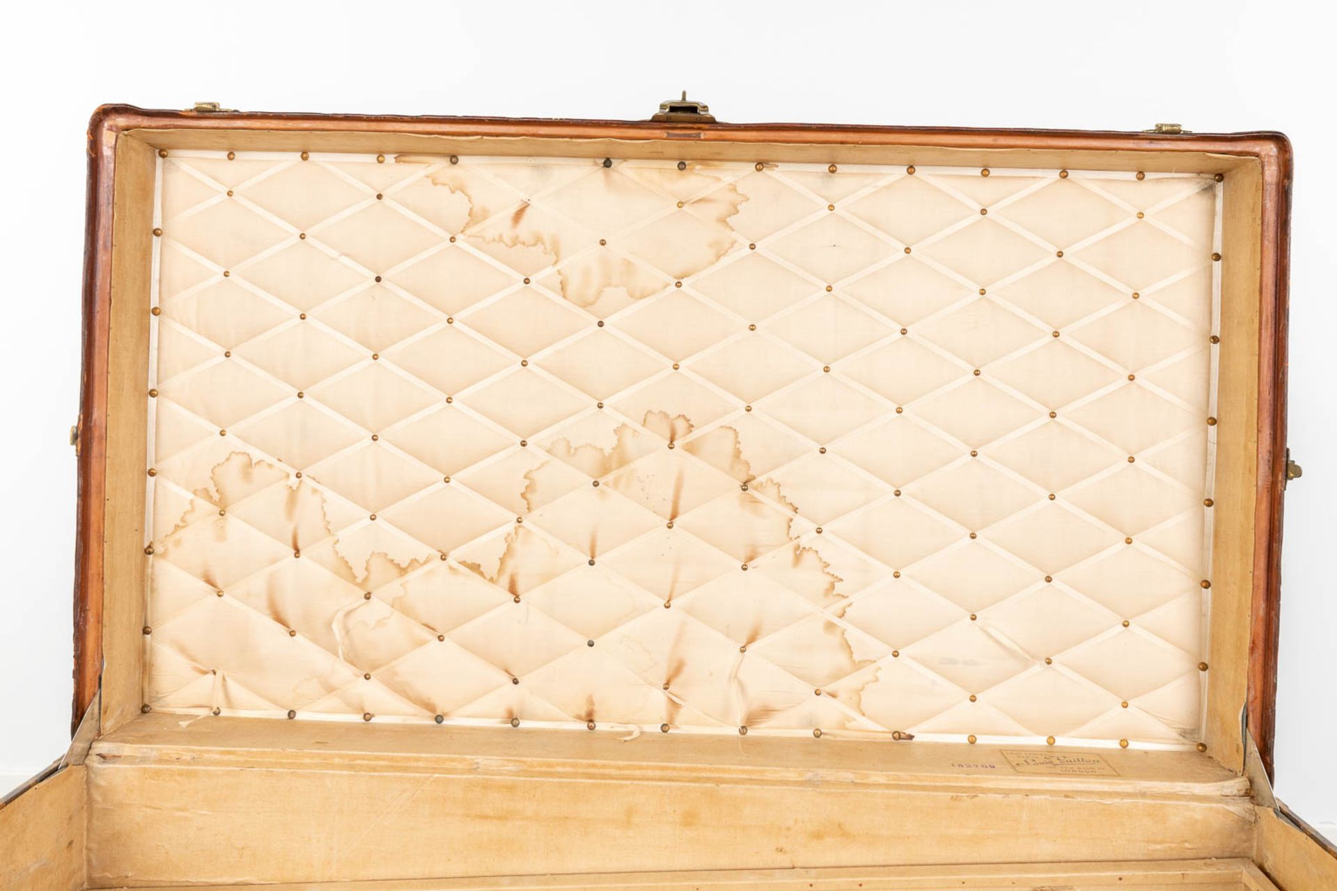 Louis Vuitton, a large and antique suitcase. (L:63 x W:113 x H:72 cm) - Bild 19 aus 25
