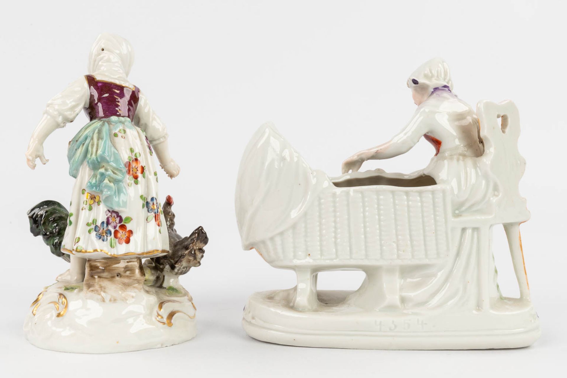 Volkstedt, a collection of 2 figurines made of porcelain in Germany. (H:13 cm) - Image 12 of 14