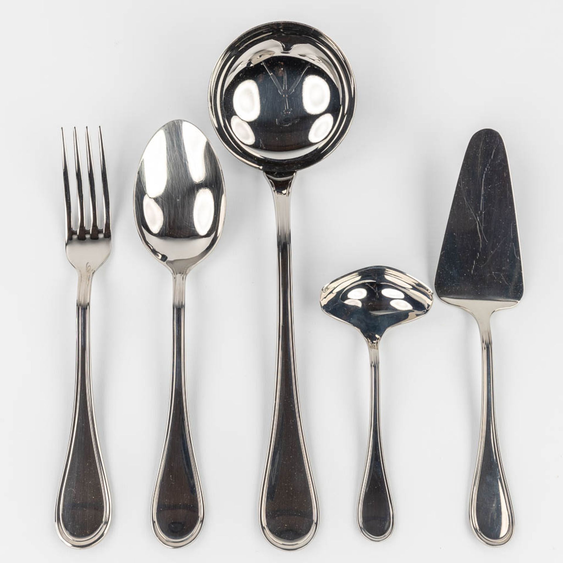 Christofle, model 'Albi' in an 'ambassador 125' case, a 124-piece flatware set, stainless steel. (L - Image 5 of 12