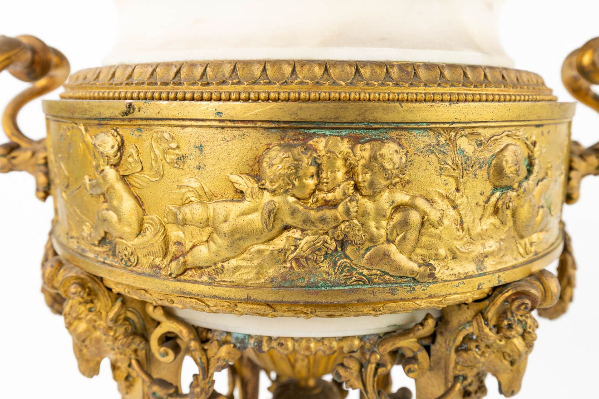 A pair of urns, made of gilt bronze and white Carrara marble in Louis XVI style. France, 19th C. (H: - Image 12 of 17