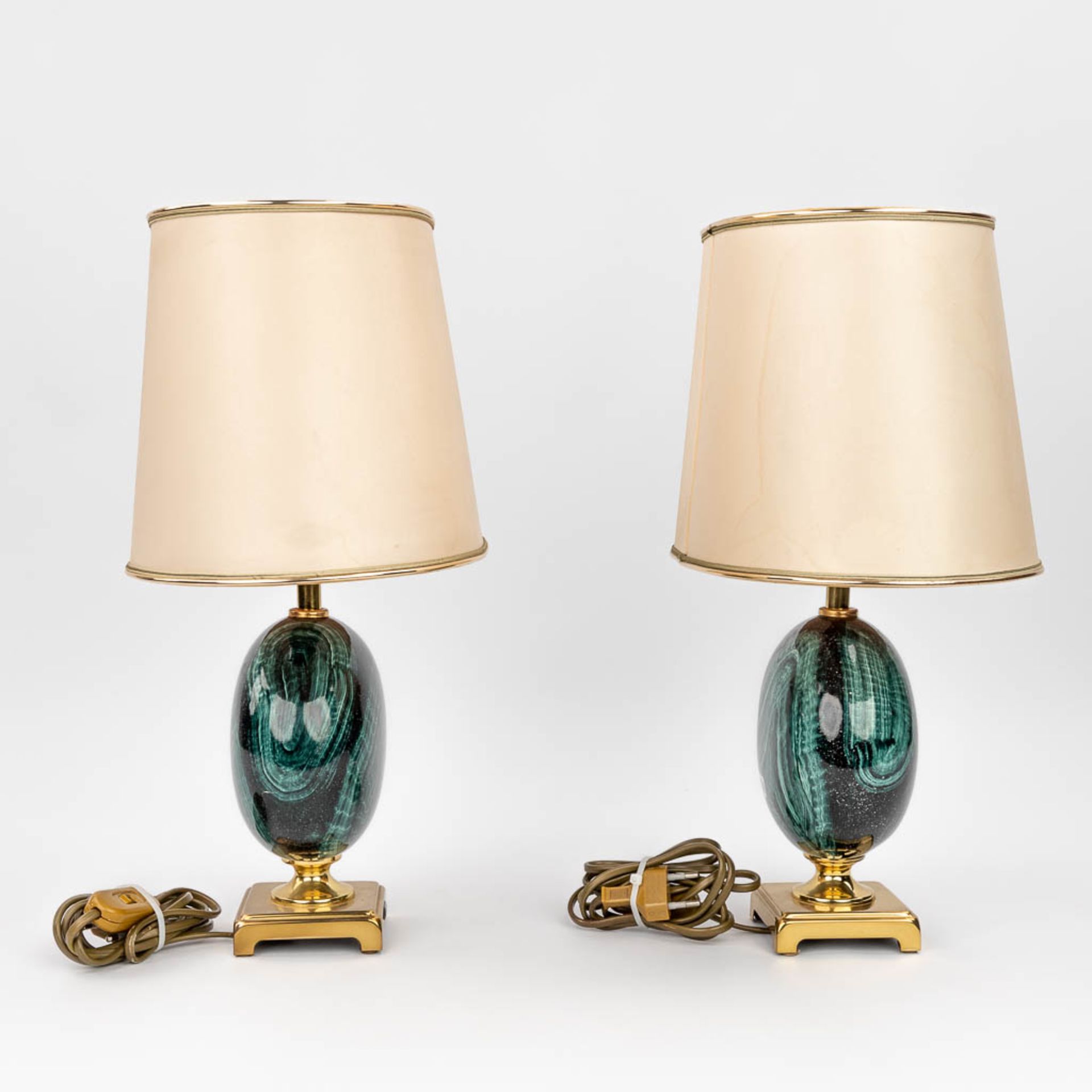 Maison Le Dauphin, a pair of table lamps with faux malachite. (H:42 cm) - Bild 4 aus 14