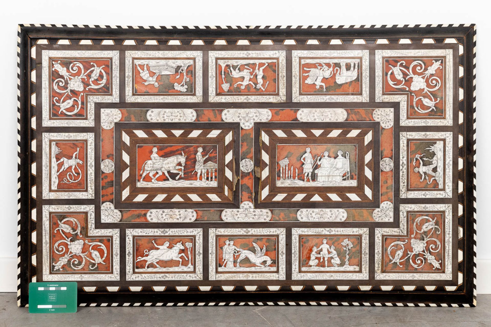An antique tabletop, with marquetry inlay of bone and tortoiseshell. 18th C. (W:85 x H:25 cm) - Image 2 of 12