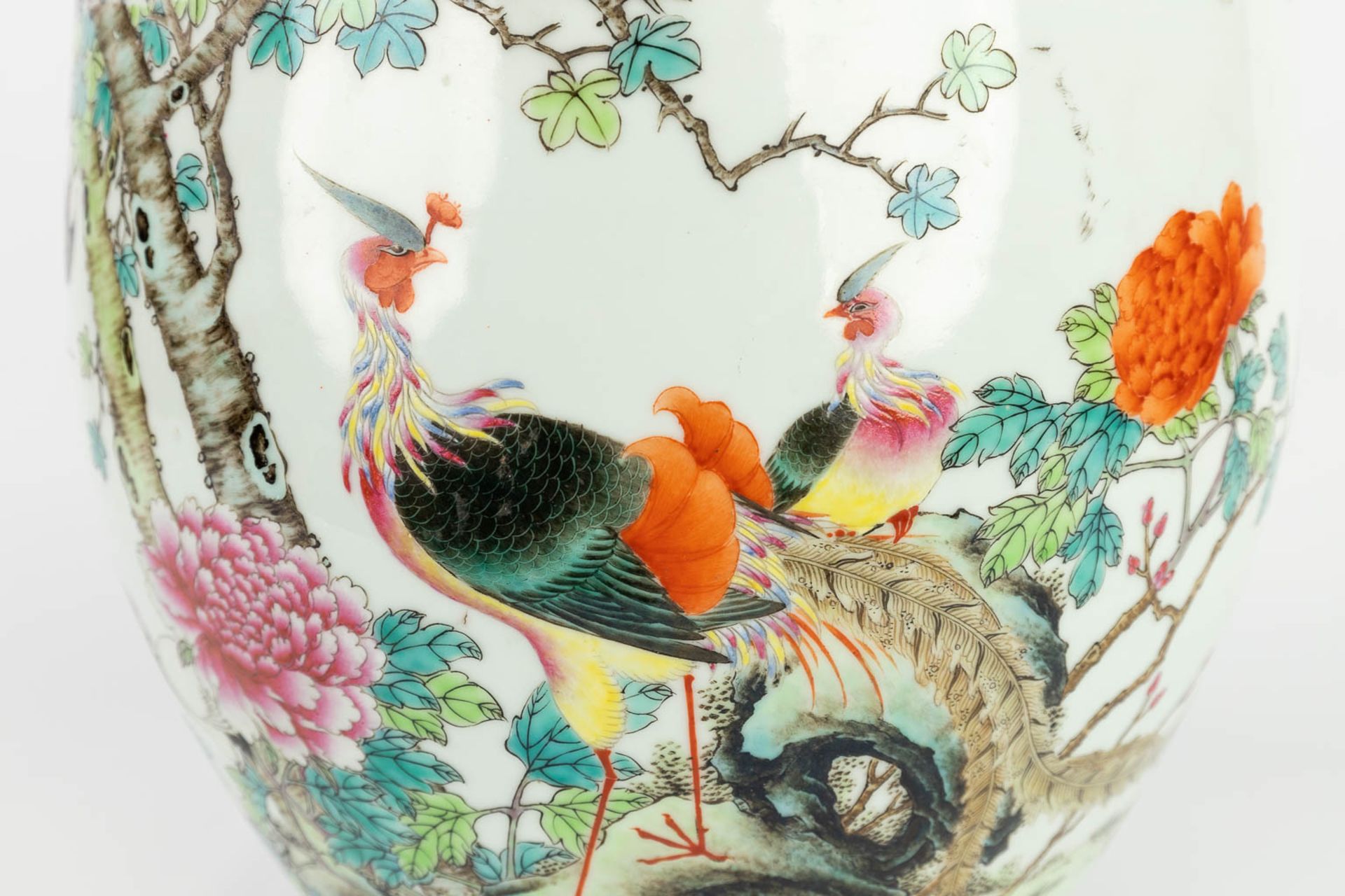 A Chinese cache pot made of porcelain and decorated with phoenixes. 20th C. (H:28 x D:31 cm) - Image 13 of 16