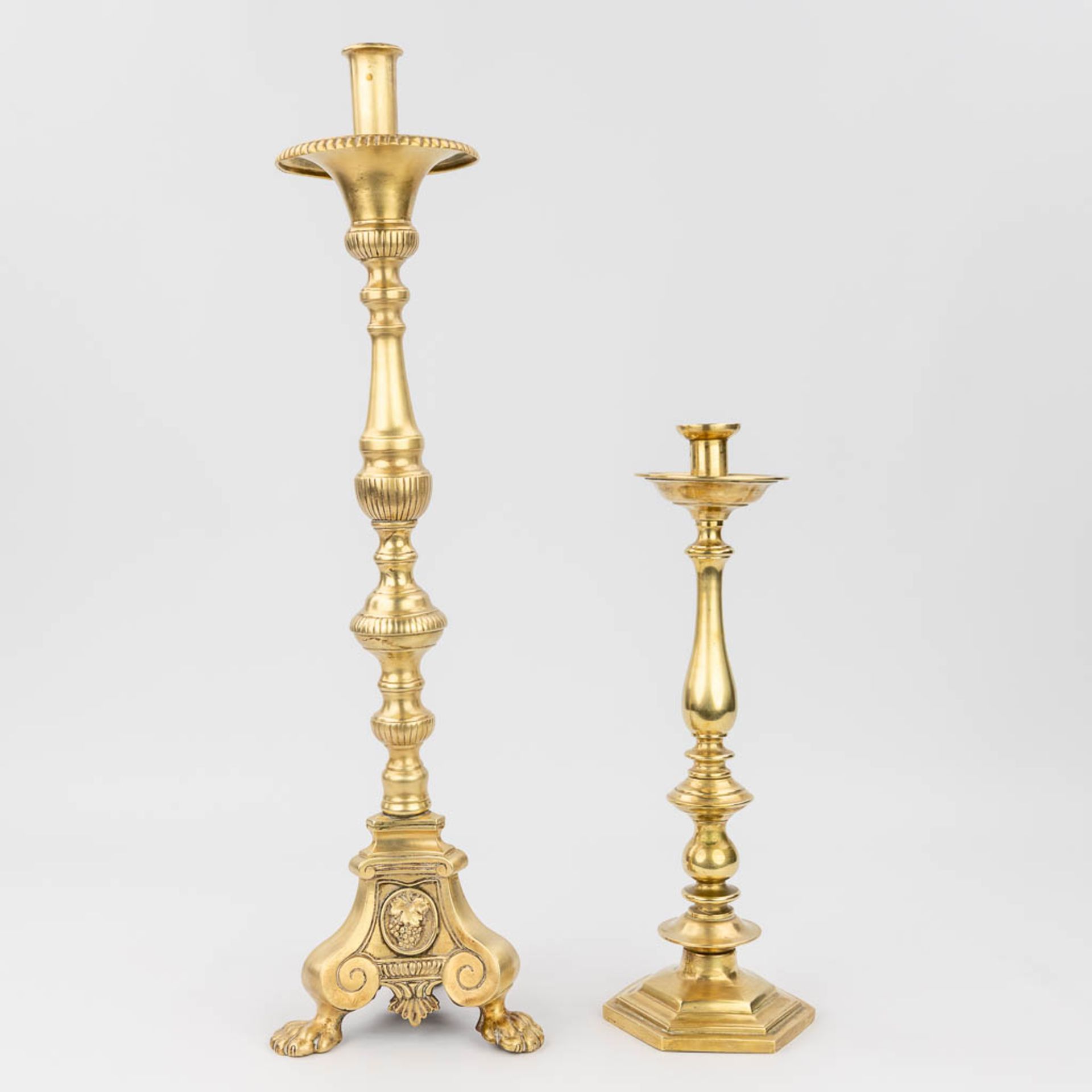 A collection of 2 candelabra made of polished bronze. (H:65 cm) - Image 5 of 14