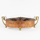 A copper jardinire with crystal bowl, art nouveau style (L:19 x W:46 x H:15,5 cm)