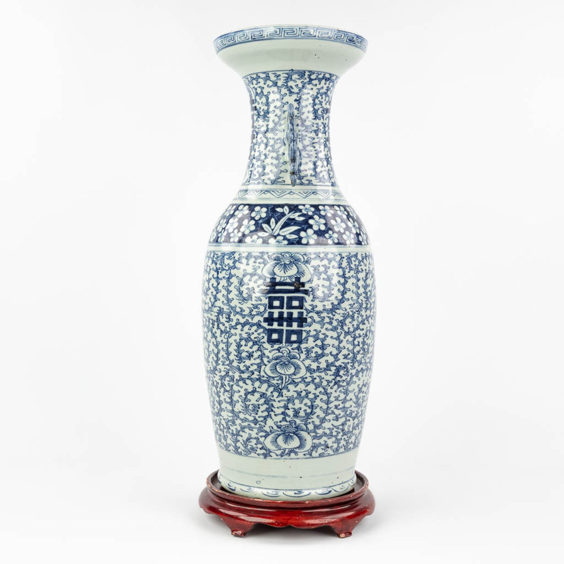 A Chinese vase with blue-white decor and a double Xi sign of happiness. 19th/20th C. (H:61 x D:23 c - Bild 7 aus 12