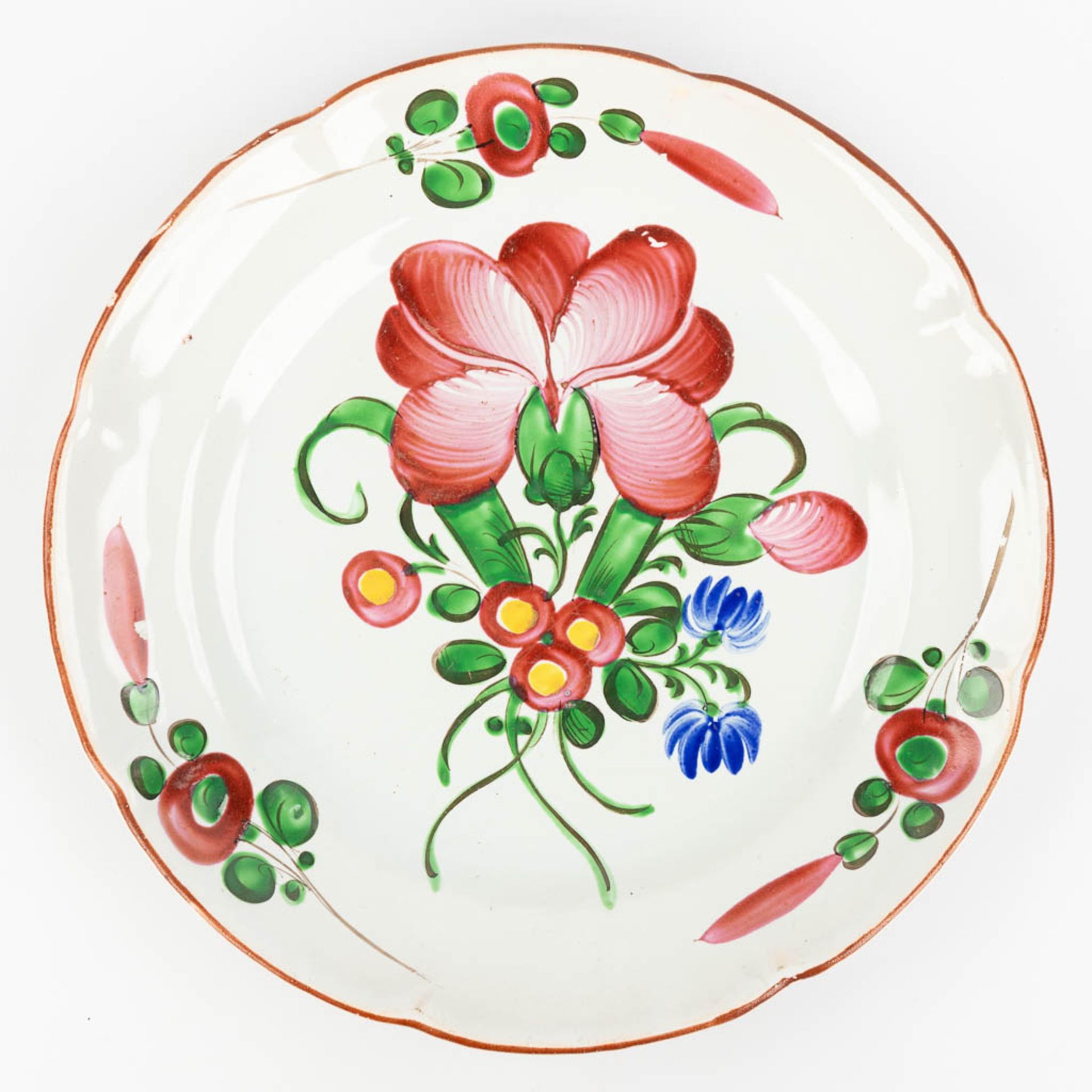 Faience De l'Est, a large collection of 24 plates with hand-painted flower decor. (D:22,5 cm) - Bild 22 aus 28