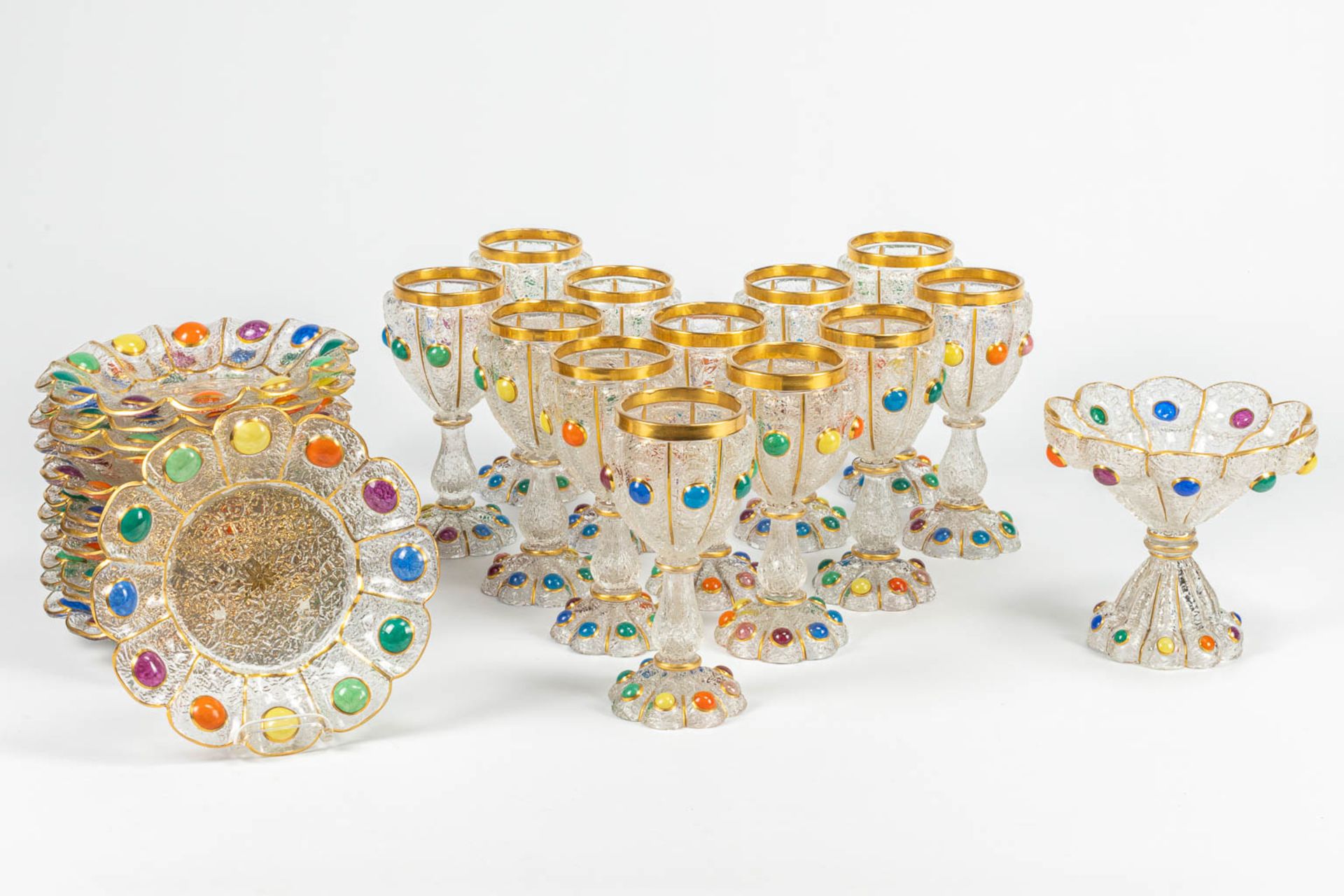 An exceptional set of goblets and glassware, Bohemia, end of the 19th/early 20th C. (H:18,5 x D:9 cm - Bild 8 aus 9