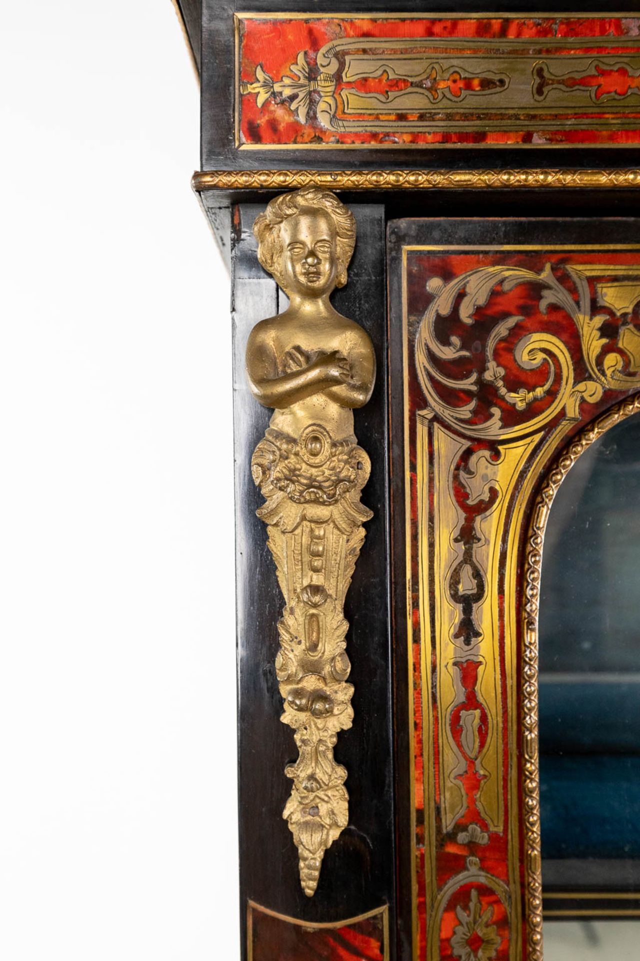 An antique display cabinet with boulle inlay, Napoleon 3 period (L:40 x W:70 x H:180 cm) - Image 8 of 16
