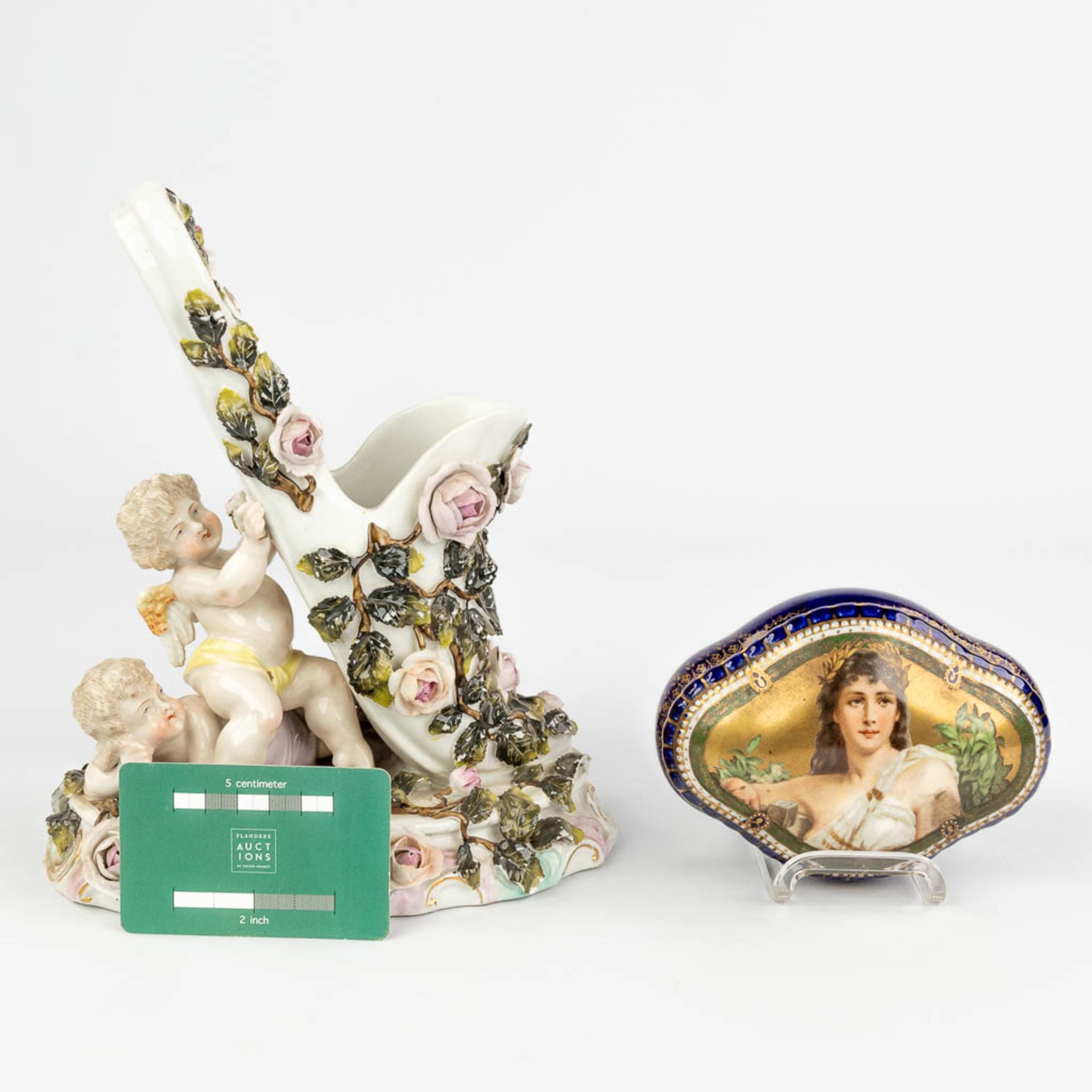 Sitzendorf & 'Royal Vienna' a set of 2 porcelain items. (L:12 x W:20 x H:23 cm) - Image 7 of 22