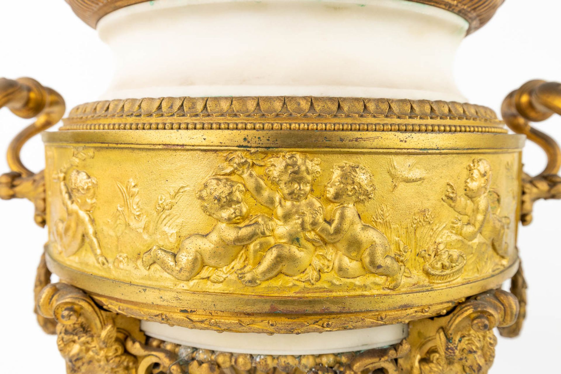 A pair of urns, made of gilt bronze and white Carrara marble in Louis XVI style. France, 19th C. (H: - Image 7 of 17