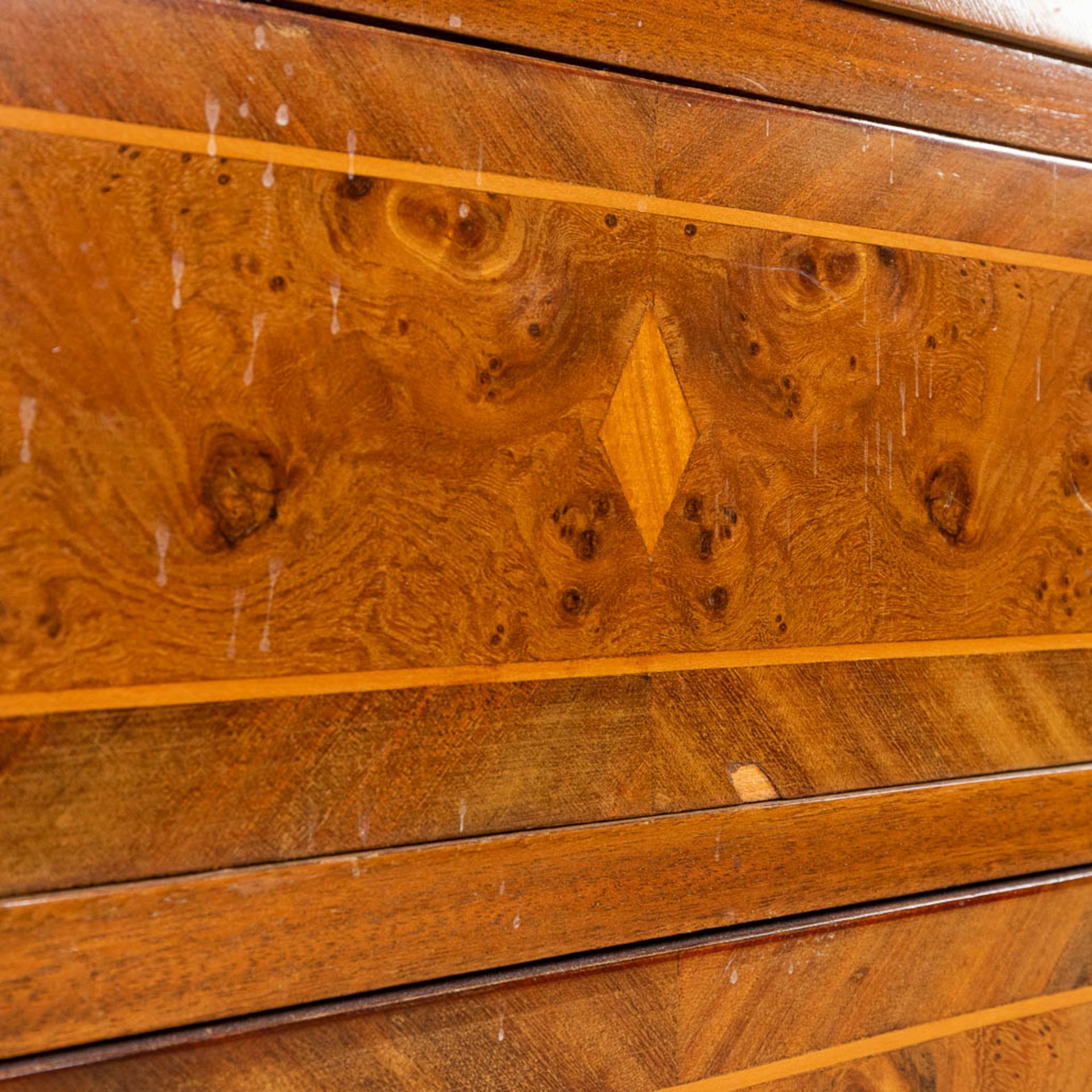 A 7 drawer cabinet finished with marquetry inlay and a marble top. Circa 1970. (L:43 x W:77 x H:135 - Bild 10 aus 14