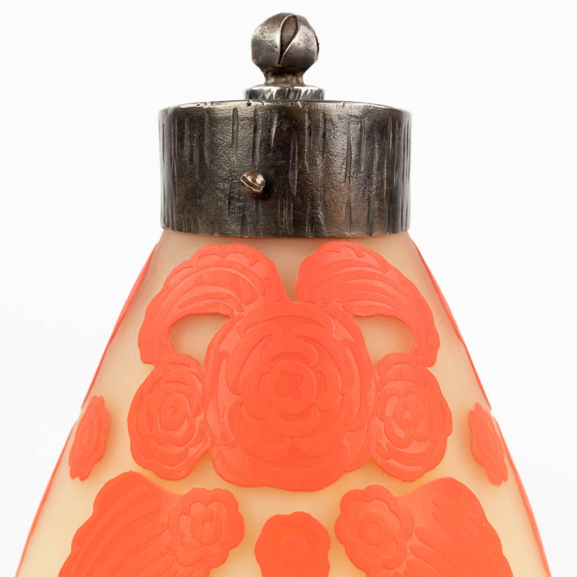 An exceptional 'Veilleuse' table lamp, marked Muller Frres LunŽville. (H:24 x D:17 cm) - Image 10 of 12