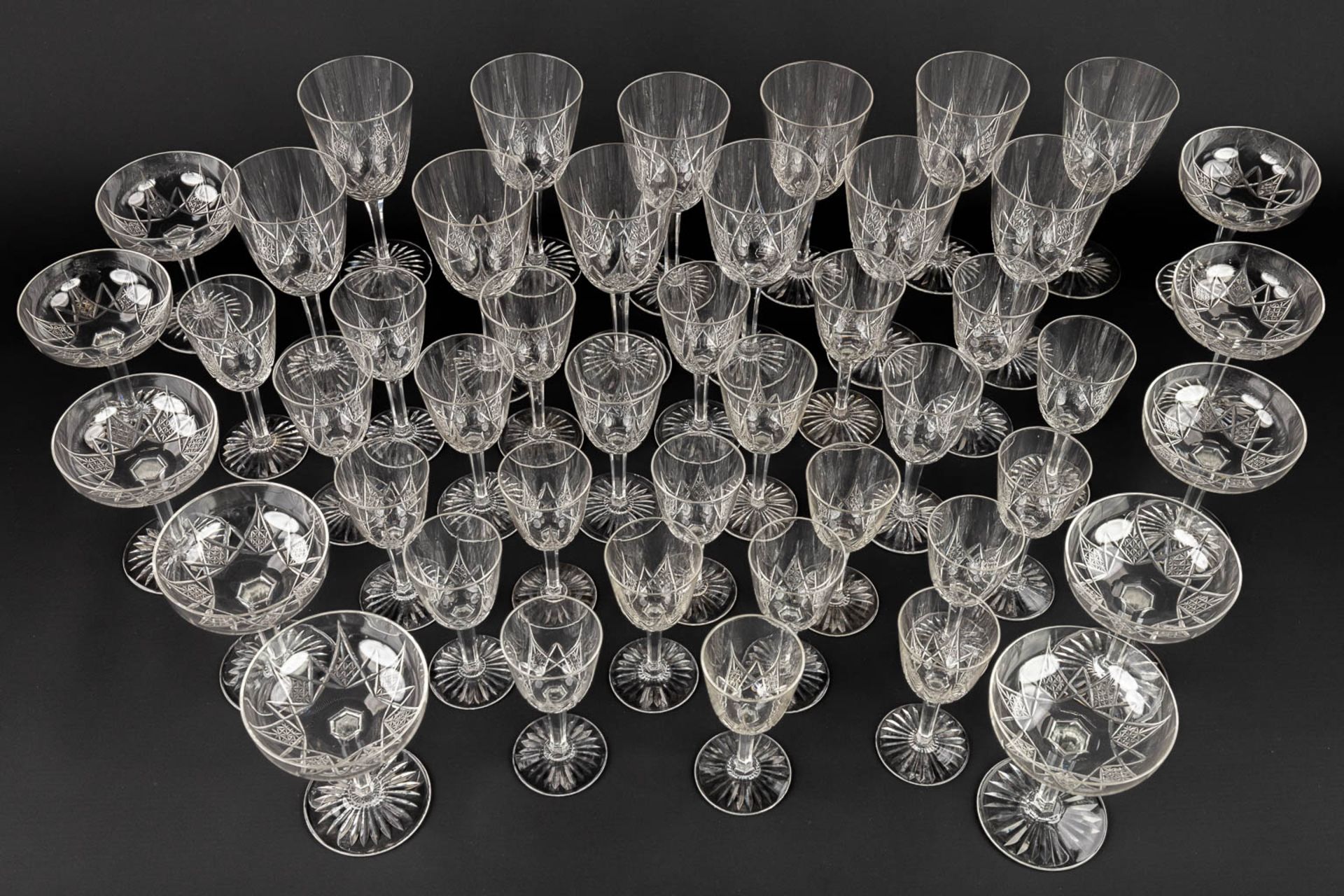 Baccarat 'Service Epron' a collection of glasses made of cut crystal, circa 1910. 46 pieces. (W:7,5 - Bild 7 aus 8