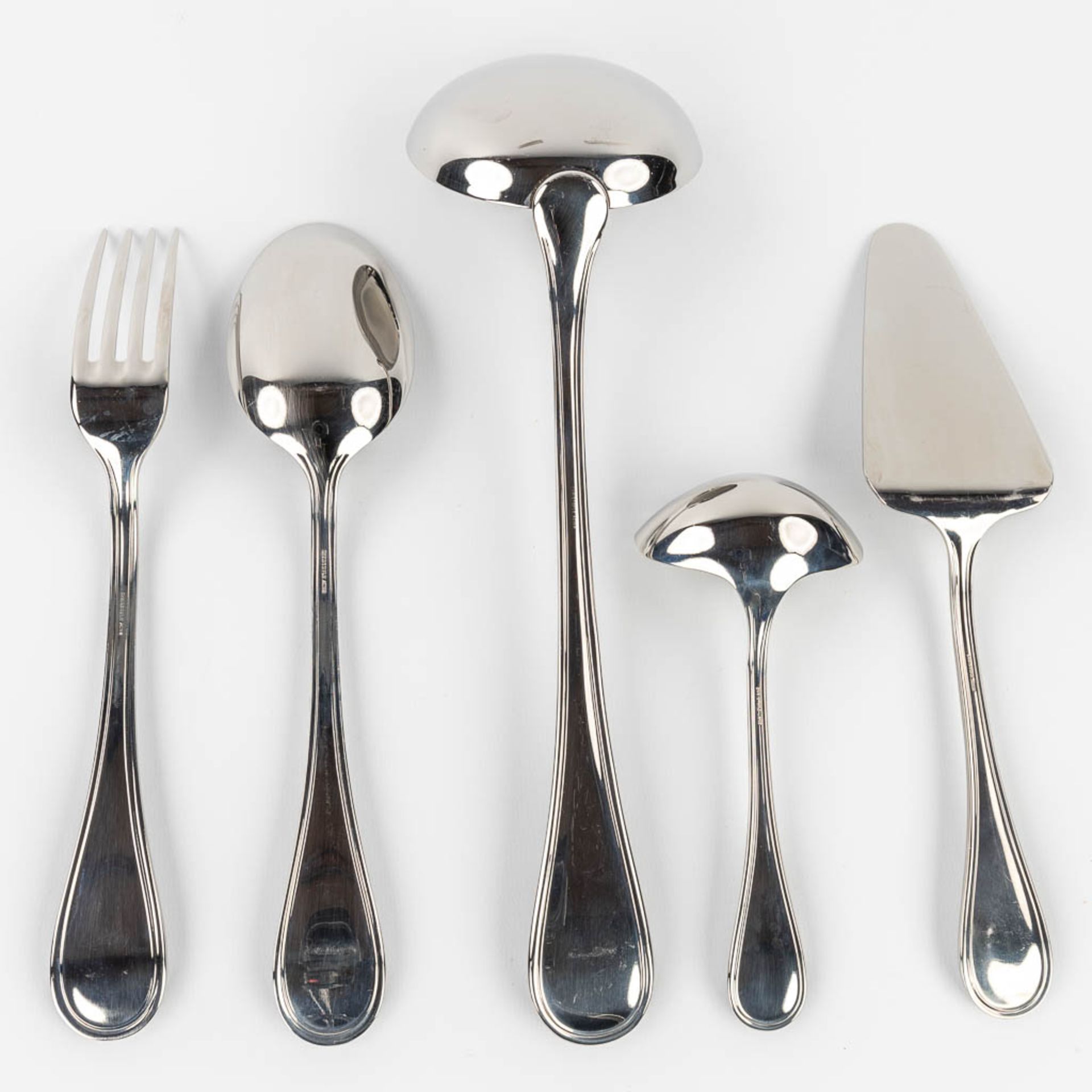 Christofle, model 'Albi' in an 'ambassador 125' case, a 124-piece flatware set, stainless steel. (L - Image 4 of 12