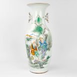 A Chinese vase decorated with a wise man and a fisherman. 19th/20th C. (H:57 x D:24 cm)