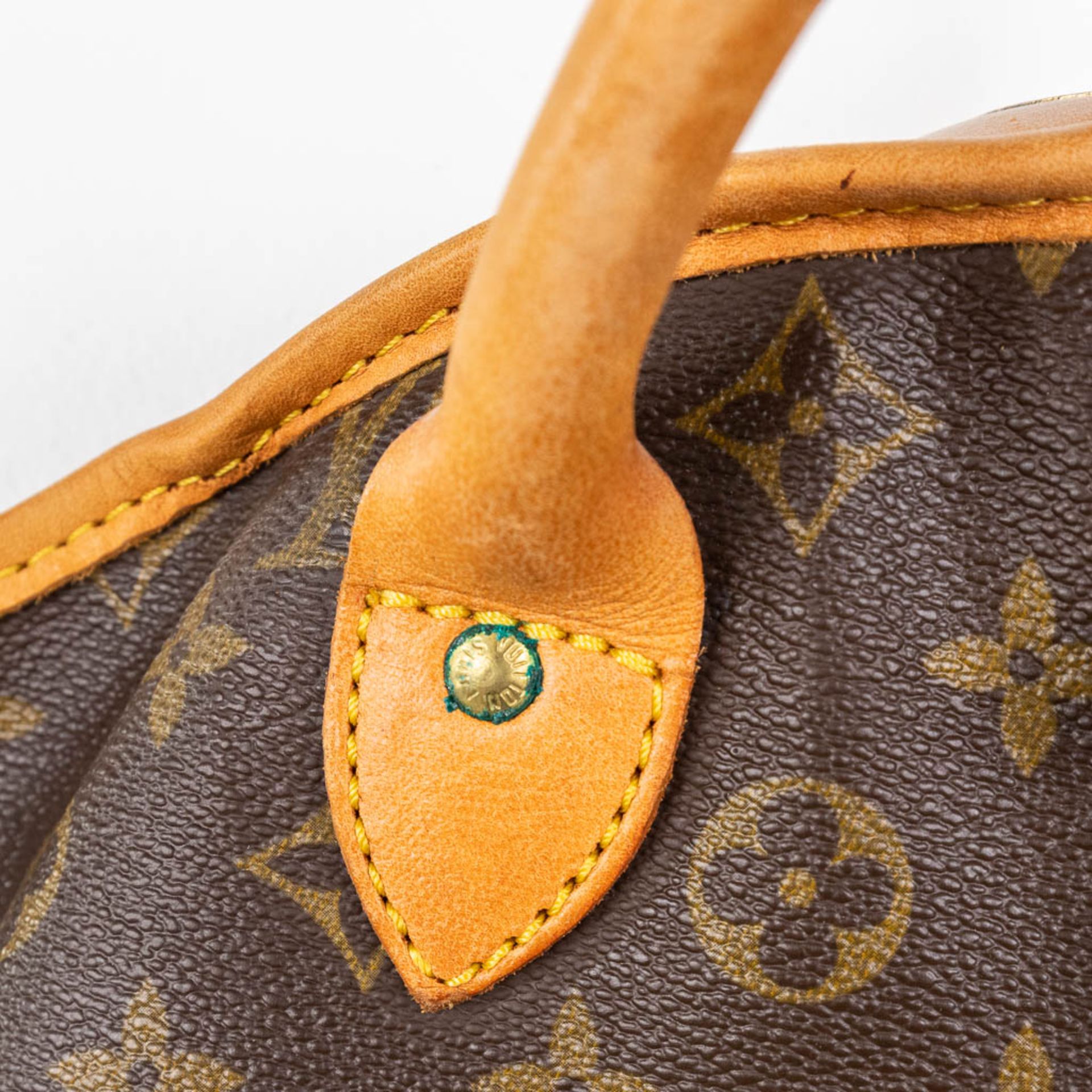 Louis Vuitton, a vintage costume storage bag made of leather. (H:123 cm) - Image 5 of 18