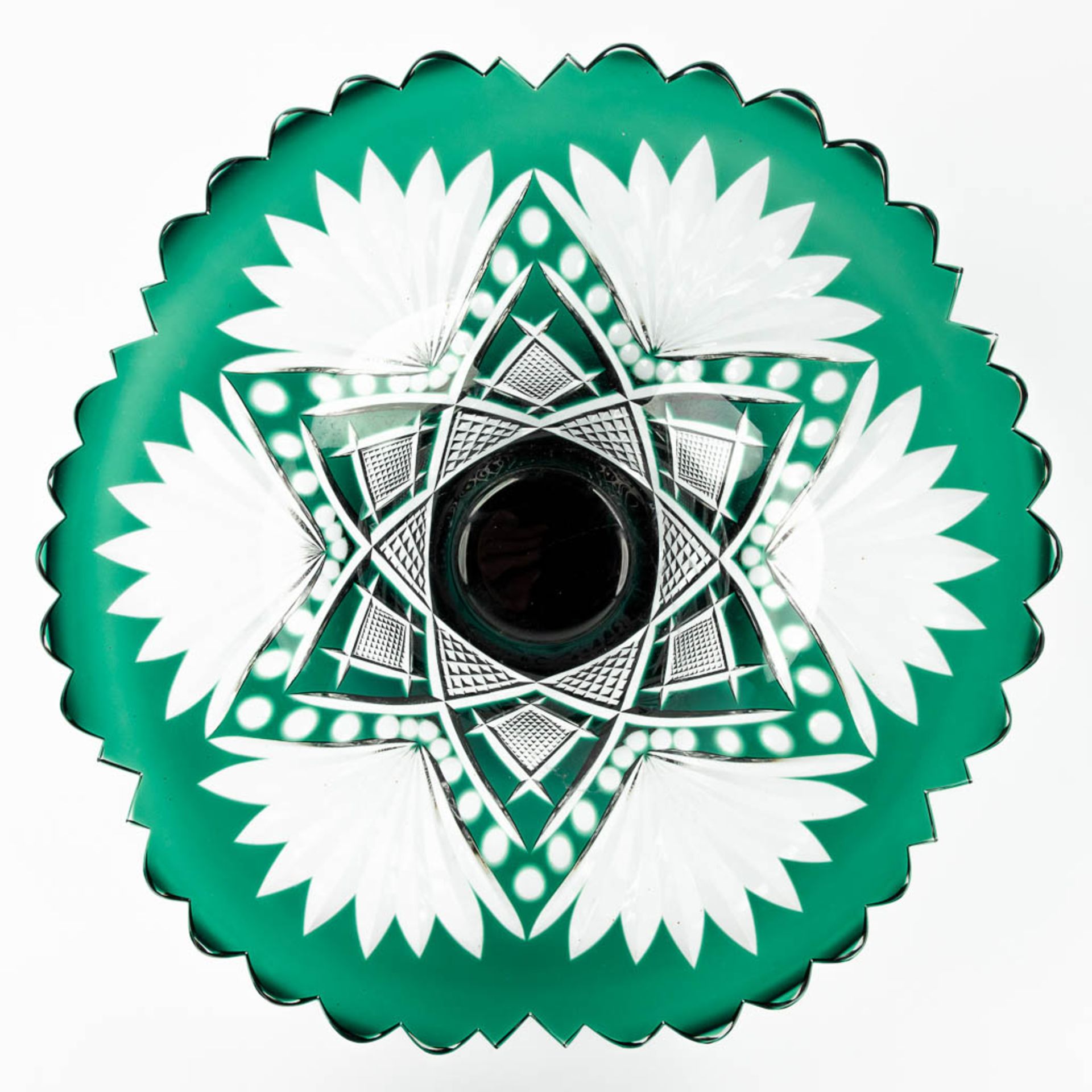 Val Saint Lambert, a collection of 3 items made of cut crystal. (H:12 x D:36 cm) - Bild 21 aus 23