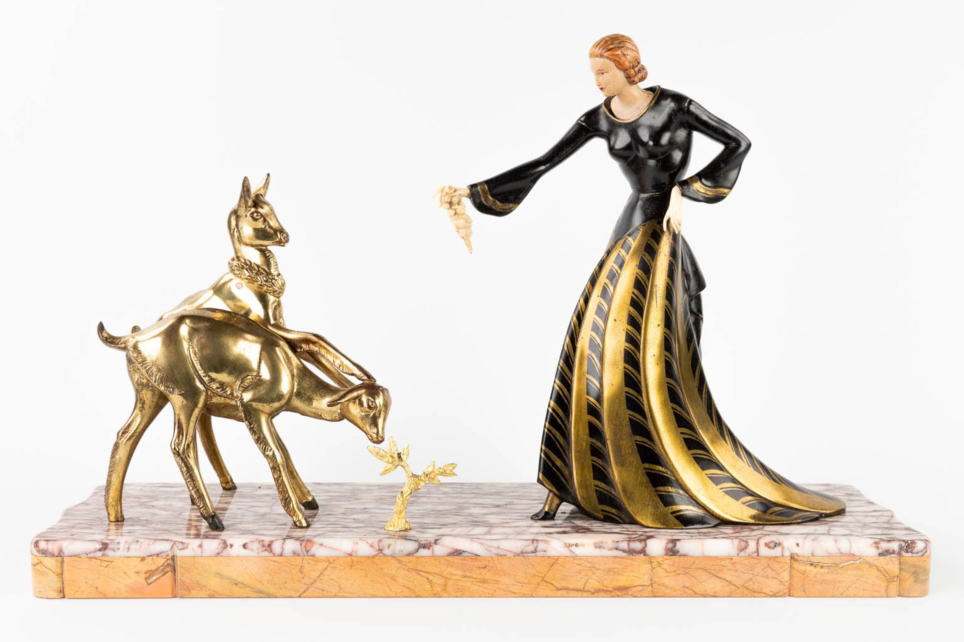 Lady with deer, a statue made in art deco style. (L:17 x W:65 x H:42 cm) - Bild 3 aus 12