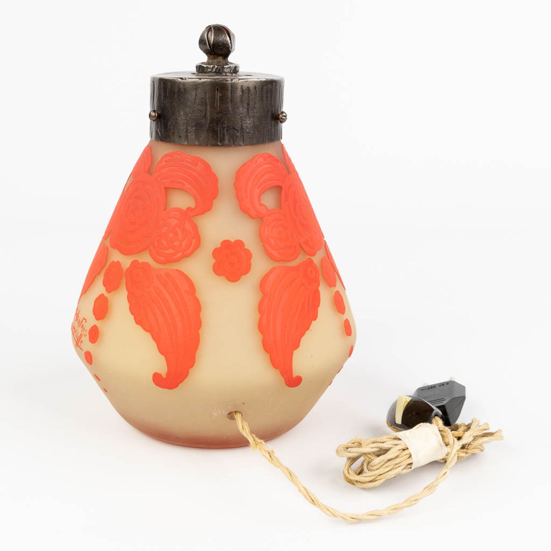 An exceptional 'Veilleuse' table lamp, marked Muller Frres LunŽville. (H:24 x D:17 cm) - Image 12 of 12