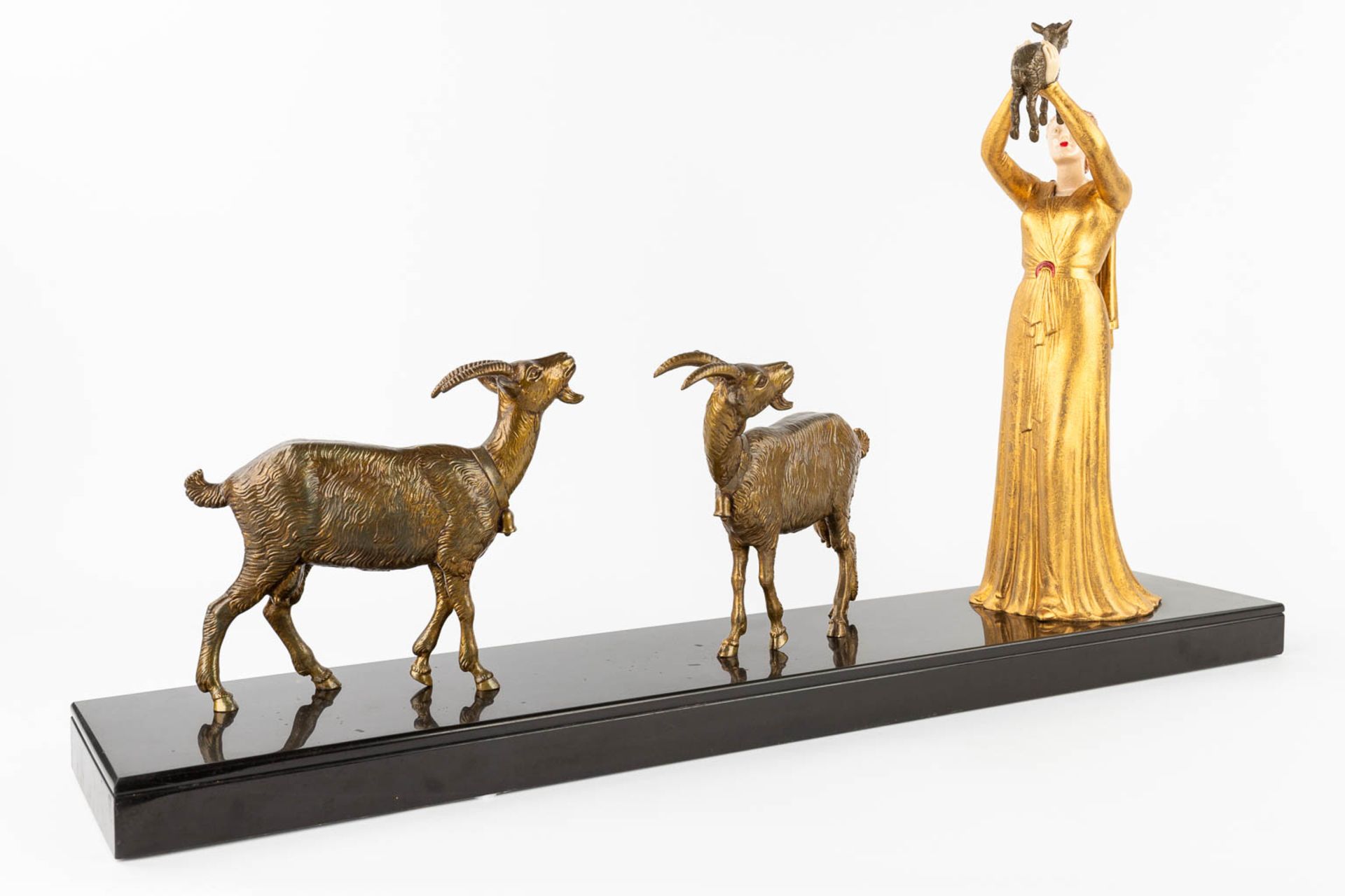 Lady with 3 goats, a statue made in art deco style (L:16,5 x W:85 x H:48,5 cm) - Bild 4 aus 13