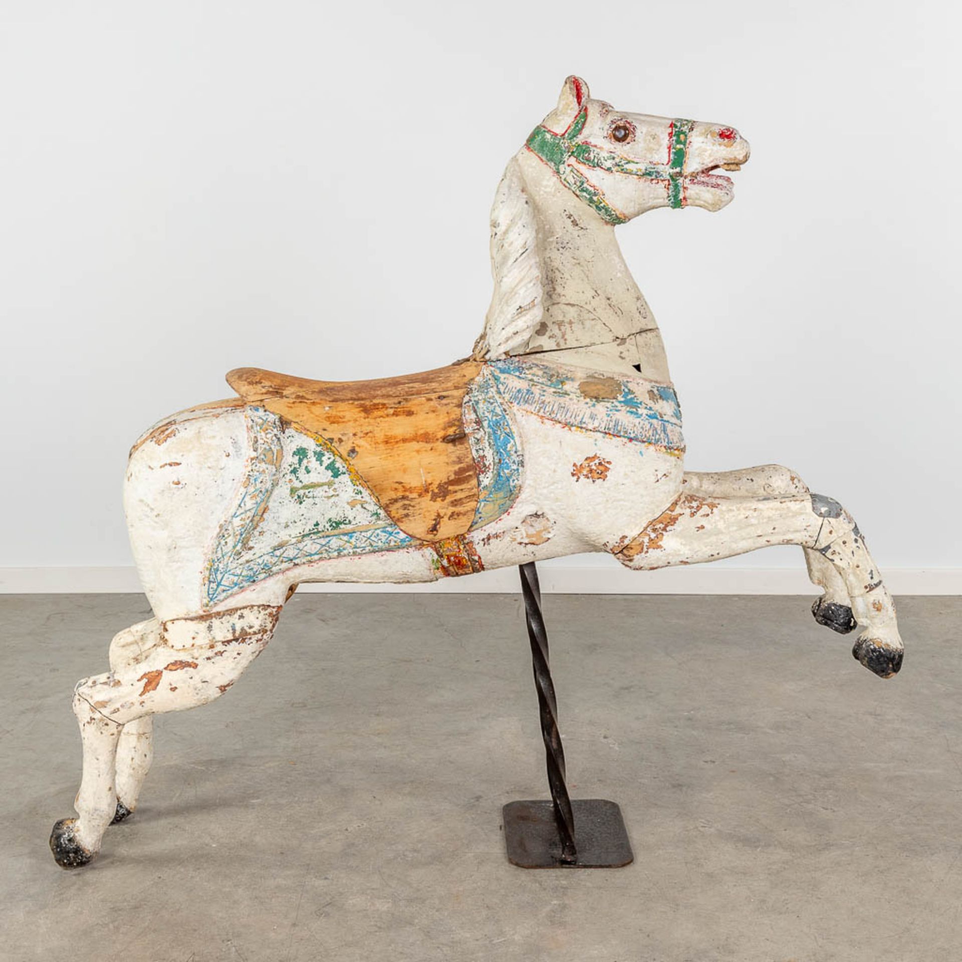 An antique horse for a Merry Go Round, made of sculptured wood, with original polychrome (L:32 x W:1 - Image 7 of 16
