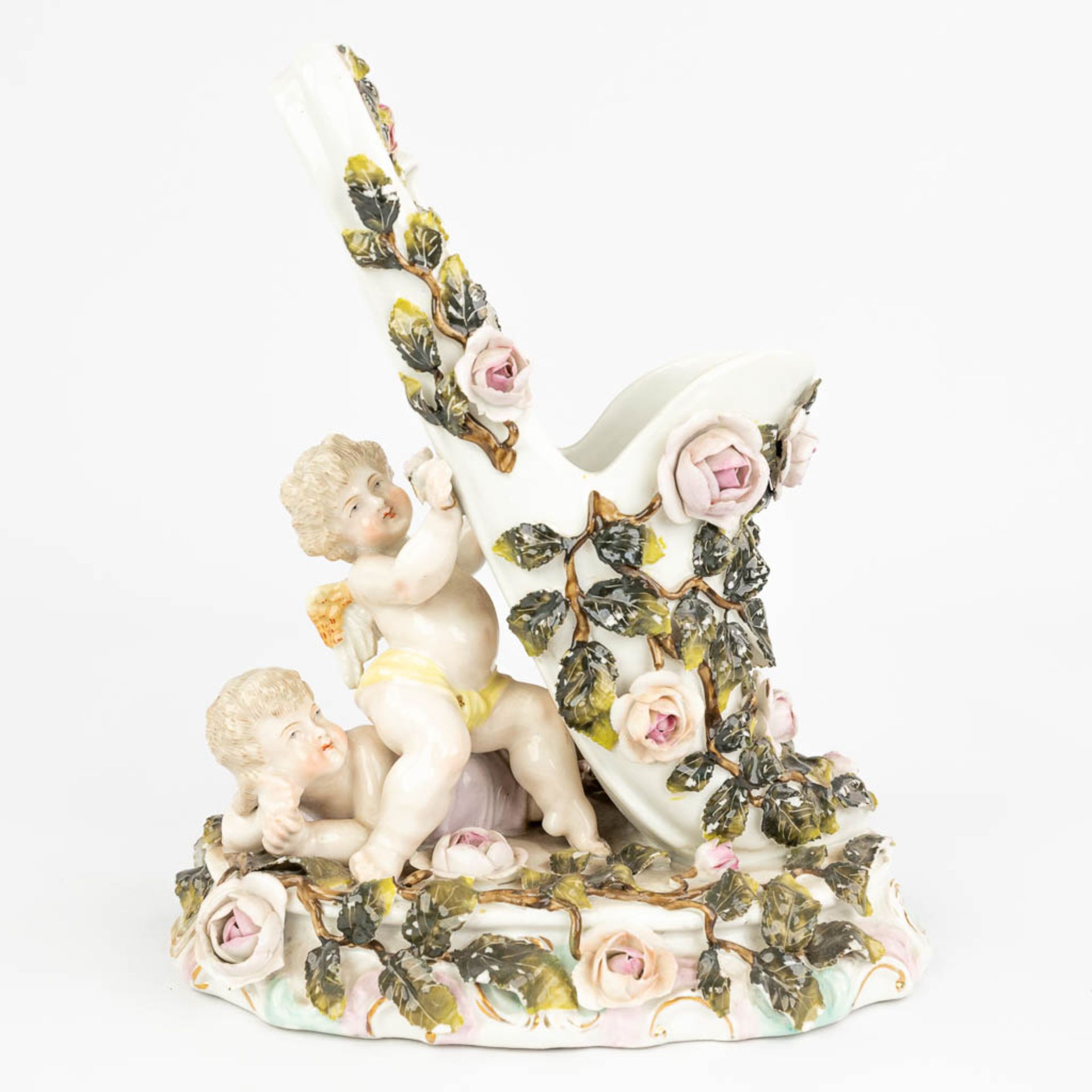 Sitzendorf & 'Royal Vienna' a set of 2 porcelain items. (L:12 x W:20 x H:23 cm) - Image 19 of 22