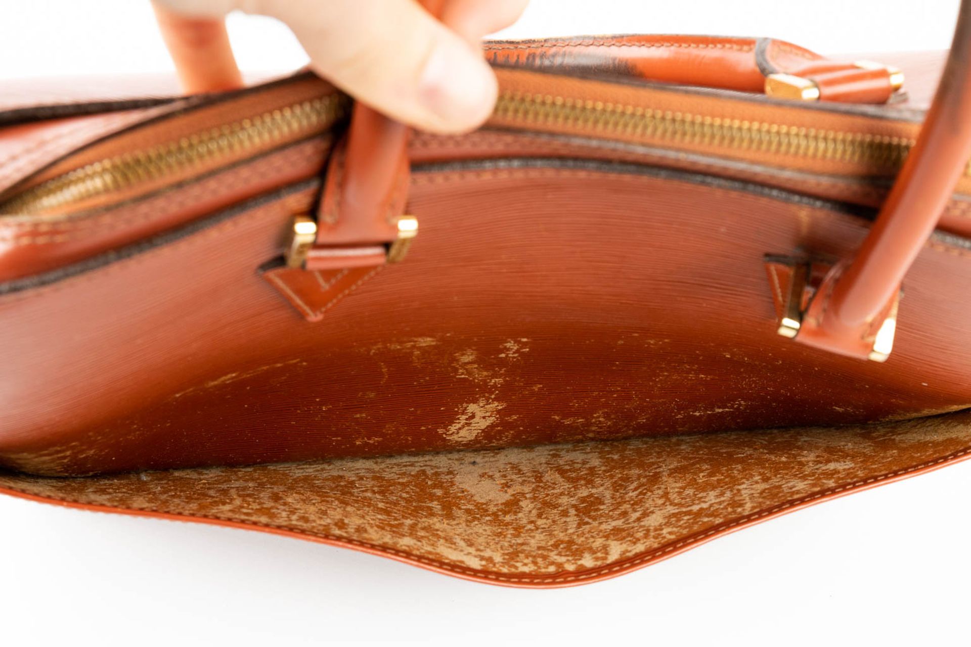 Louis Vuitton, a briefcase made of leather. (W:42 x H:32 cm) - Bild 14 aus 20