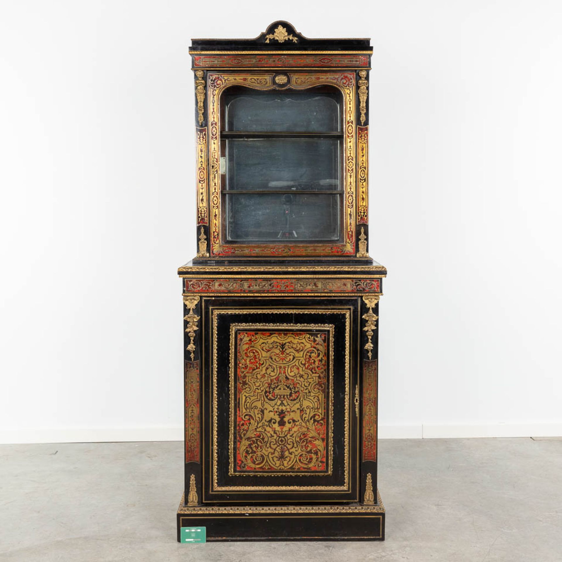 An antique display cabinet with boulle inlay, Napoleon 3 period (L:40 x W:70 x H:180 cm) - Image 2 of 16