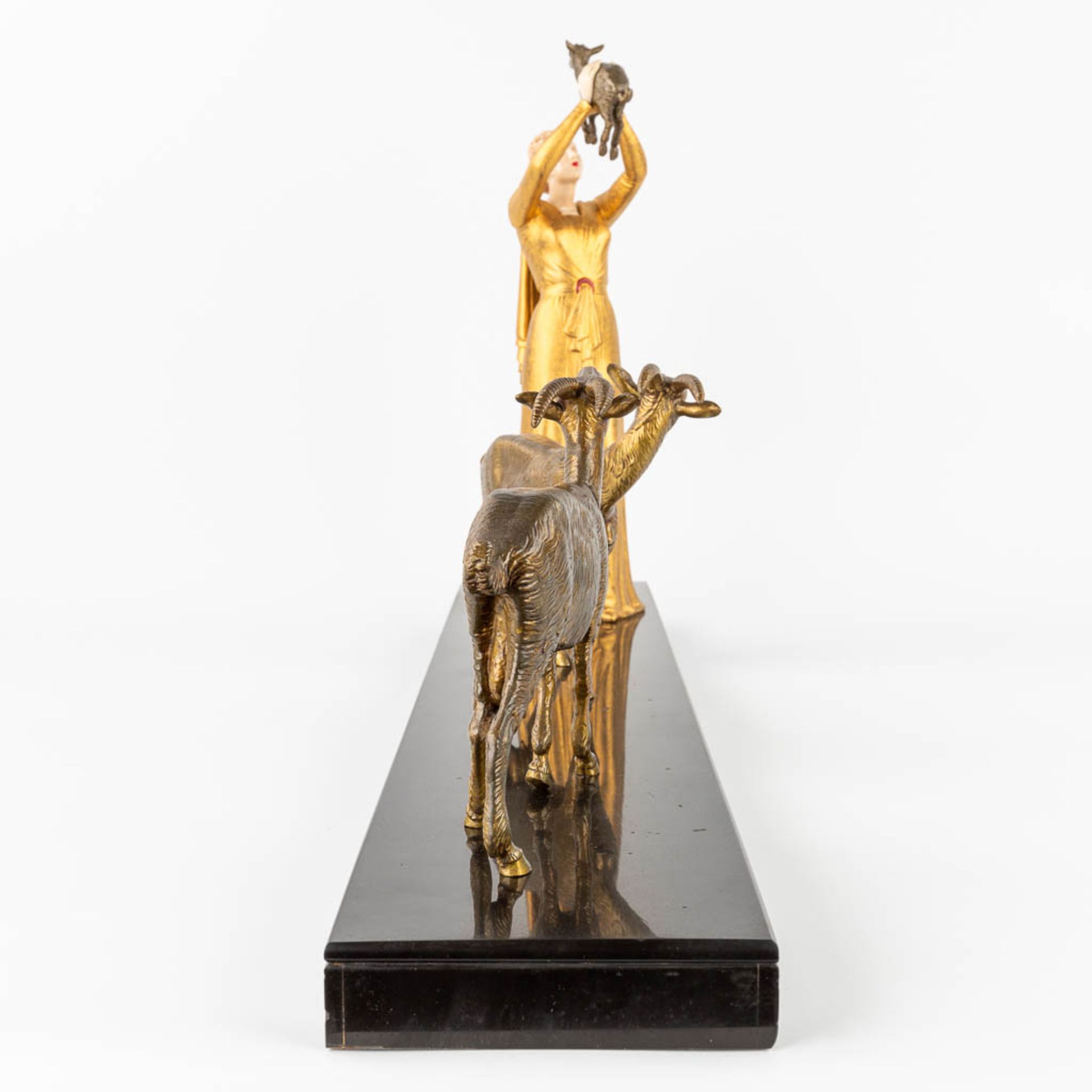Lady with 3 goats, a statue made in art deco style (L:16,5 x W:85 x H:48,5 cm) - Bild 5 aus 13
