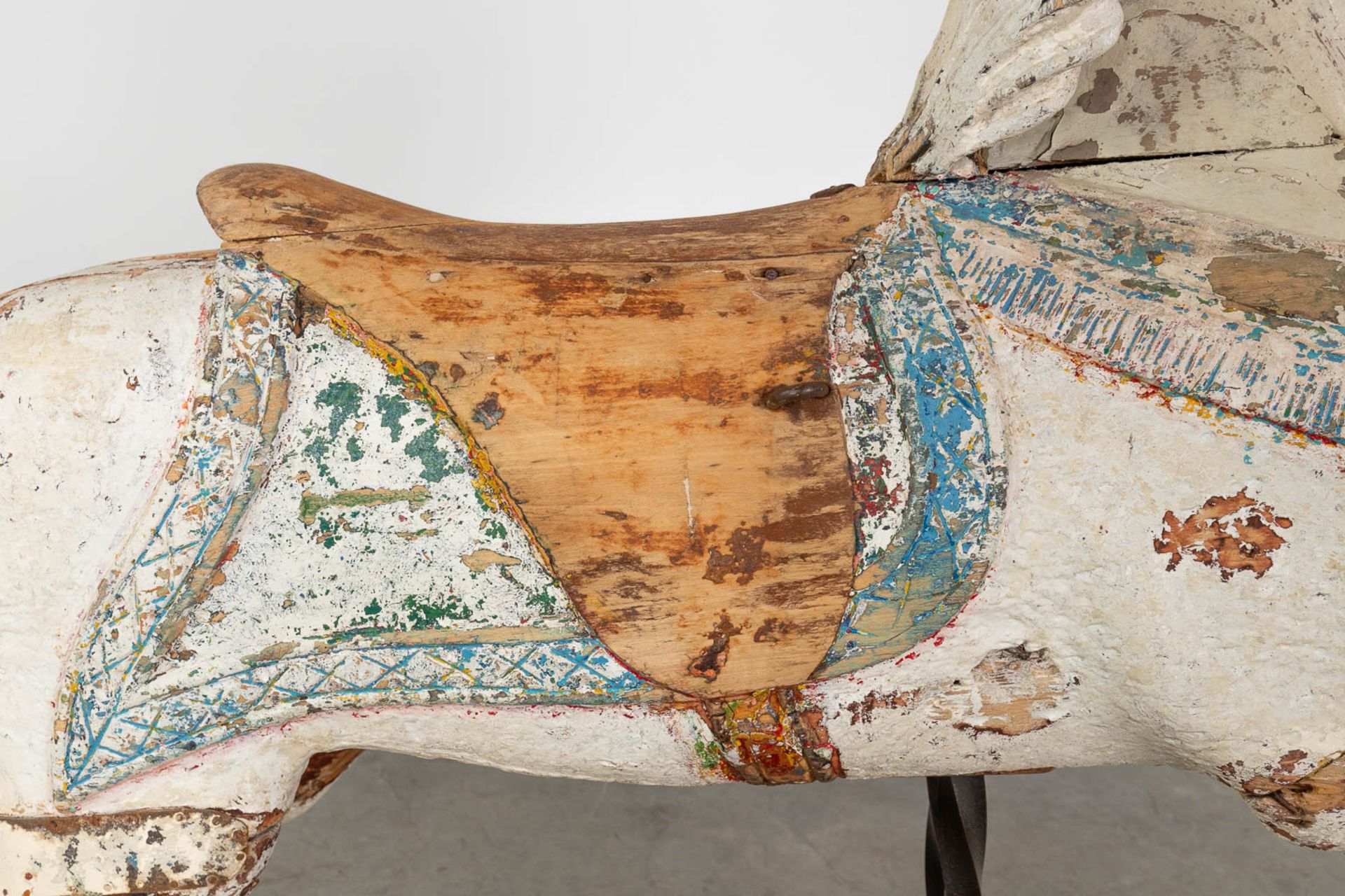 An antique horse for a Merry Go Round, made of sculptured wood, with original polychrome (L:32 x W:1 - Image 12 of 16