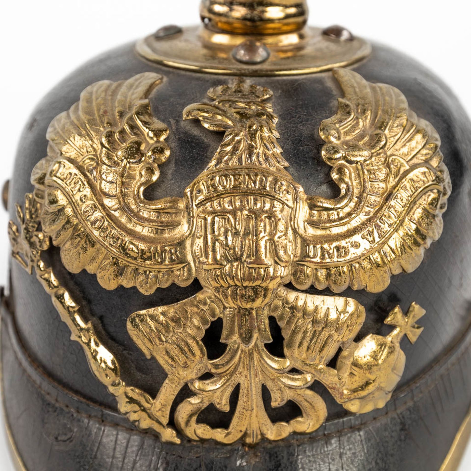 An antique German 'Pickelhaube' decorated with an eagle. Dating 1914-1918. (L:25 x W:18 x H:21 cm) - Bild 14 aus 17