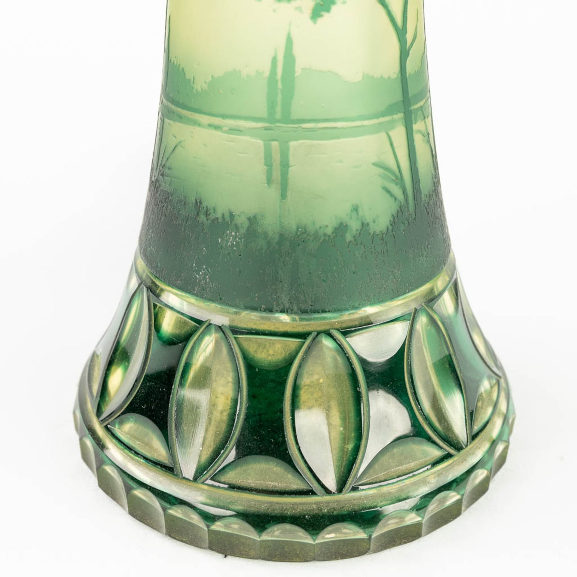 Val Saint Lambert, a lamp base with landscape decor. (H:22 x D:10,5 cm) - Bild 8 aus 9