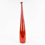 Elisabeth VANDEWEGHE (XX-XXI) 'Red vase' for Perignem. (H: 62,5 cm)