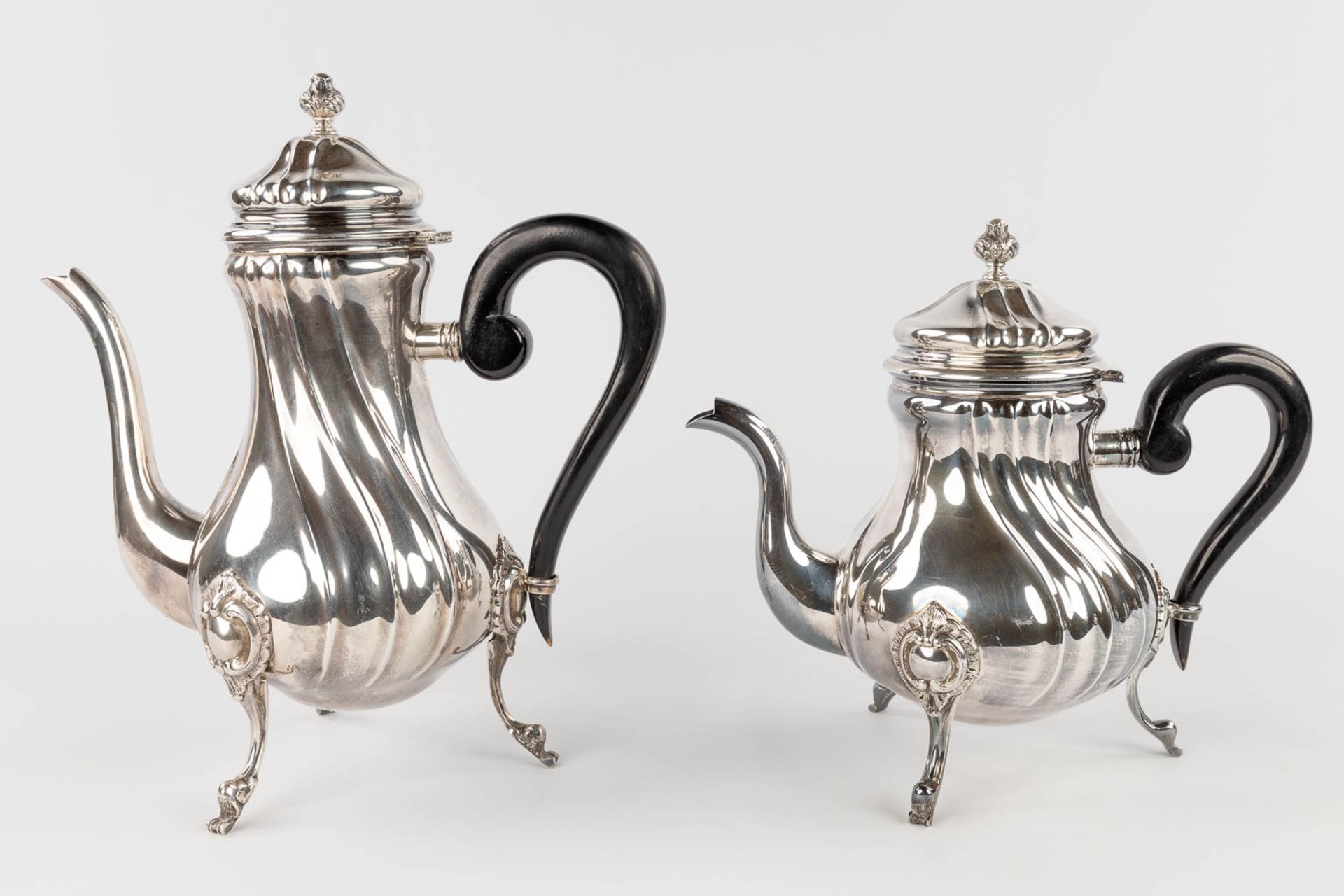 A coffee and tea service, Silver, 3,126kg. (H: 31 cm) - Bild 6 aus 17