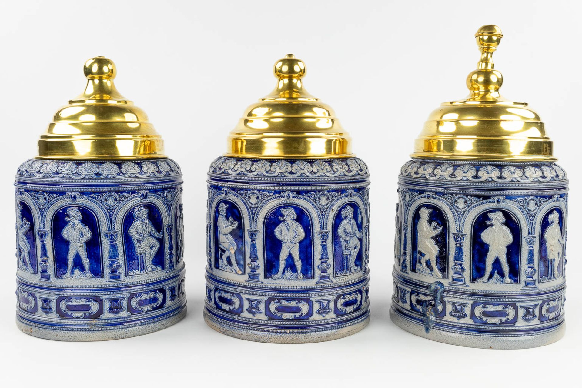 A set of 3 grs tabacco jars with brass lid, Germany, 19th C. (H: 38 x D: 23 cm) - Image 5 of 17