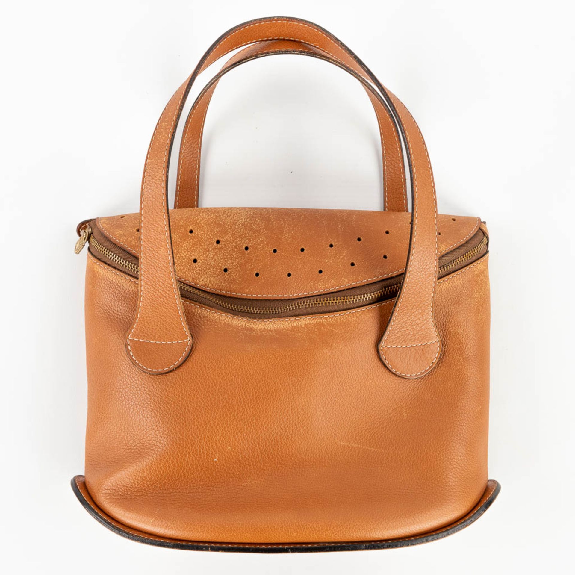 Delvaux Memoire PM, with the original purse, made of cognac-coloured leather. (L: 10 x W: 26 x H: 20 - Image 12 of 27