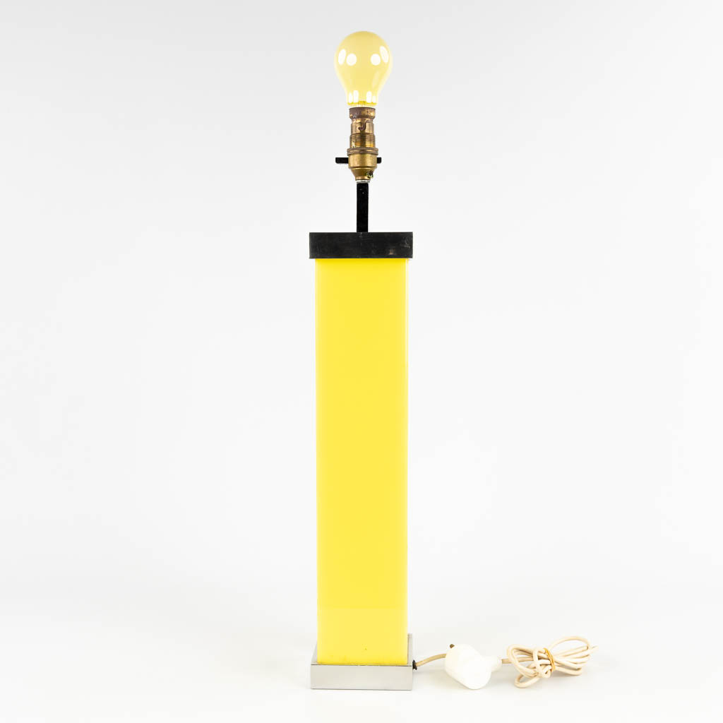 A vintage table lamp, aluminium and yellow acrylic, circa 1970. (L: 10 x W: 10 x H: 51 cm) - Image 4 of 11