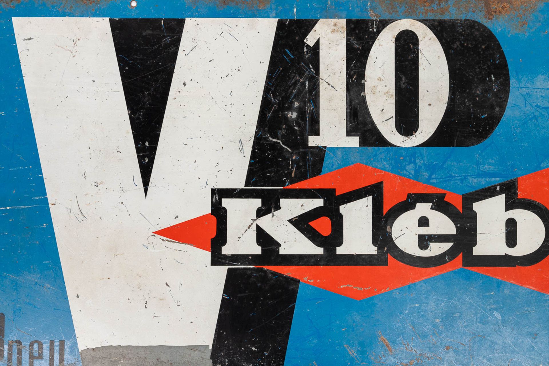 Pneu Kleber V10 en vente ici, a double sided enamel plate. (W: 100 x H: 50 cm) - Image 3 of 13