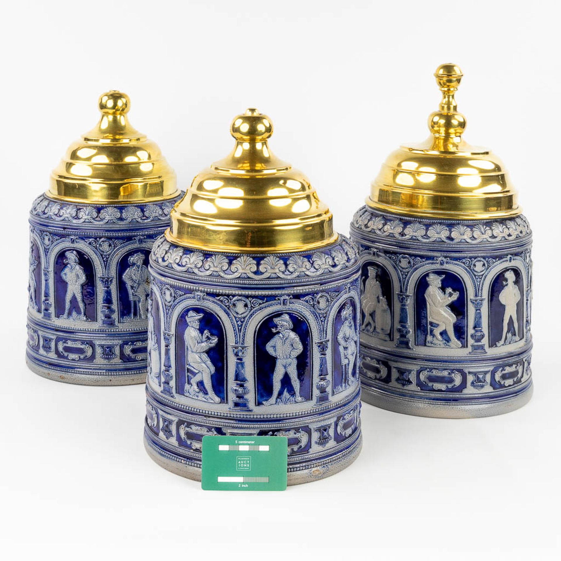 A set of 3 grs tabacco jars with brass lid, Germany, 19th C. (H: 38 x D: 23 cm) - Image 2 of 17