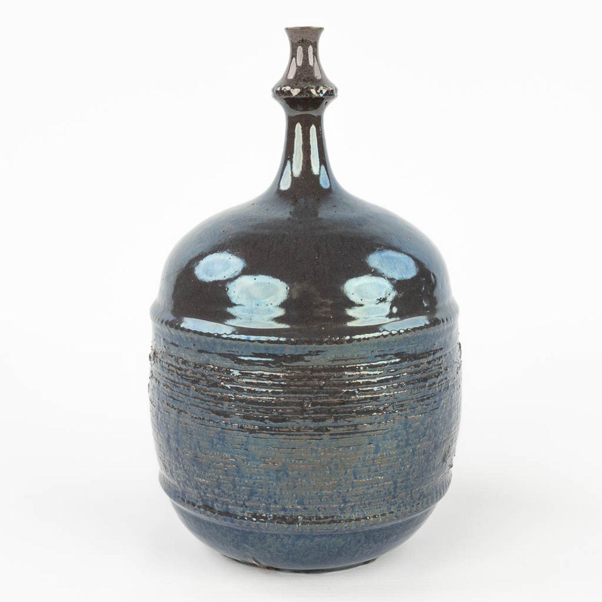 Rogier VANDEWEGHE (1923-2020) 'Vase' for Amphora. (H: 25 x D: 15 cm) - Image 3 of 12