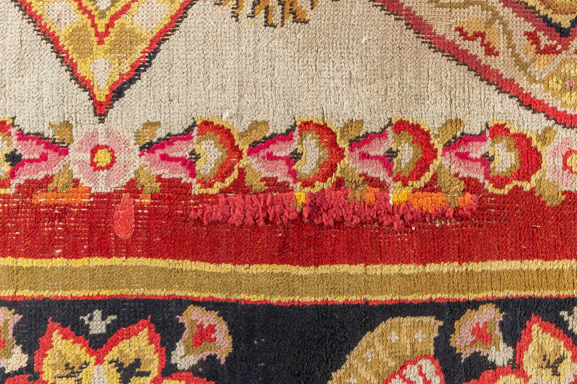 An exceptional 'Savonerie' carpet, 19th century. (L: 600 x W: 430 cm) - Image 7 of 14
