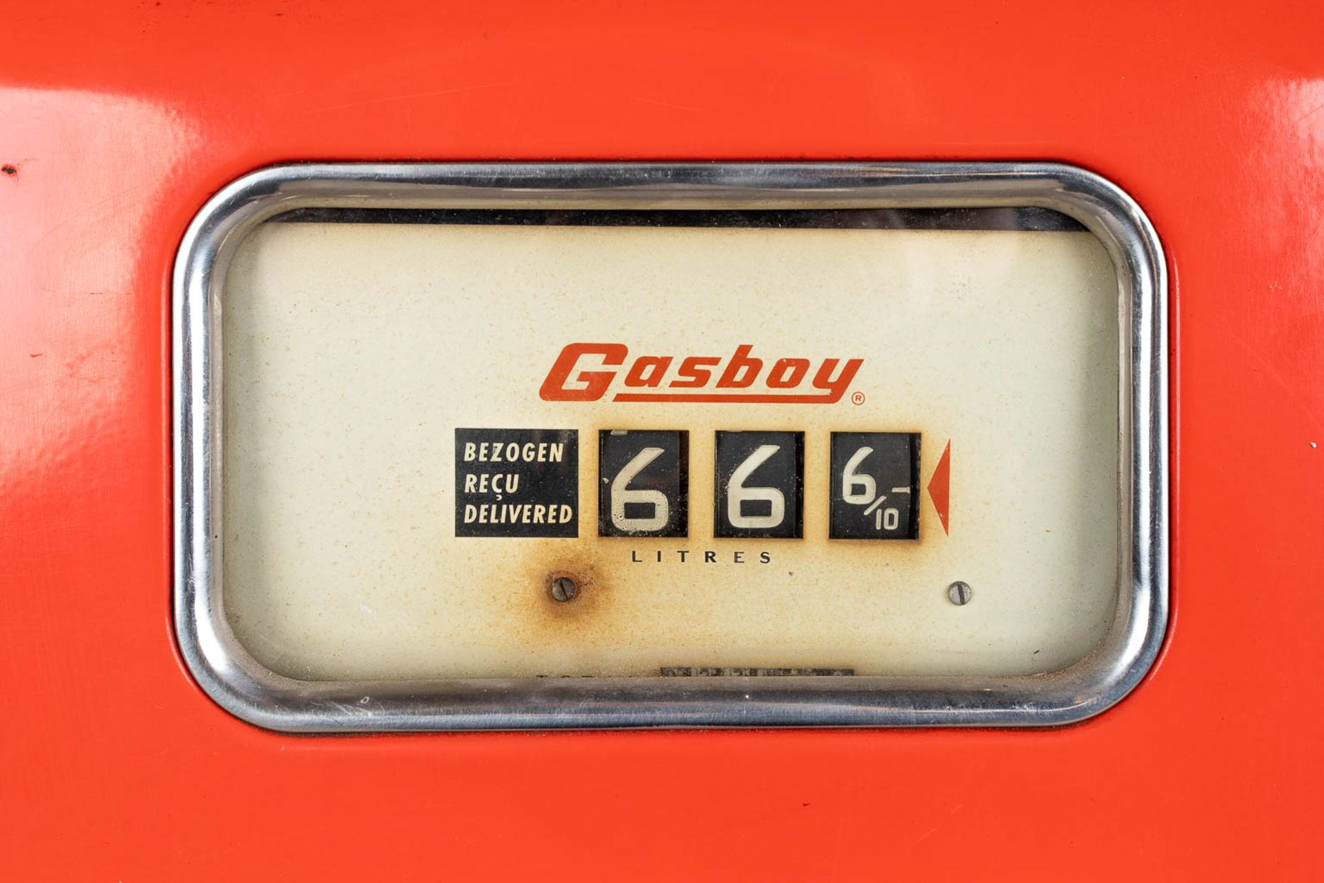 Gasboy, a vintage gasoline pump, circa 1960. (L: 34 x W: 58 x H: 112 cm) - Image 4 of 9