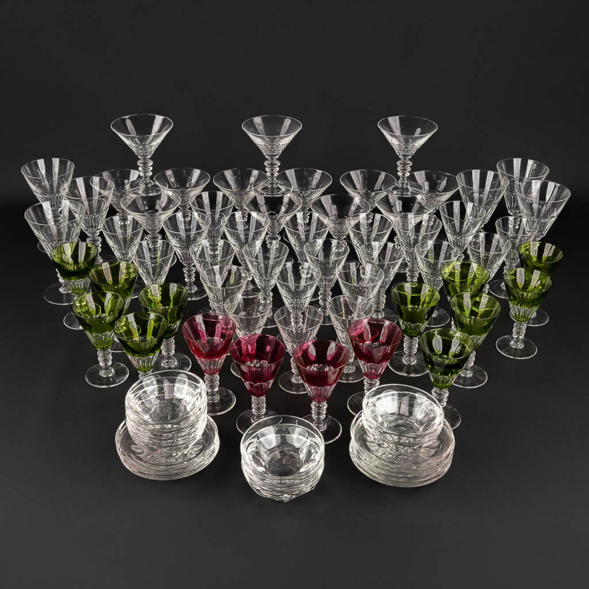 Val Saint Lambert, an assembled collection of crystal glasses. (H: 15 x D: 9 cm)