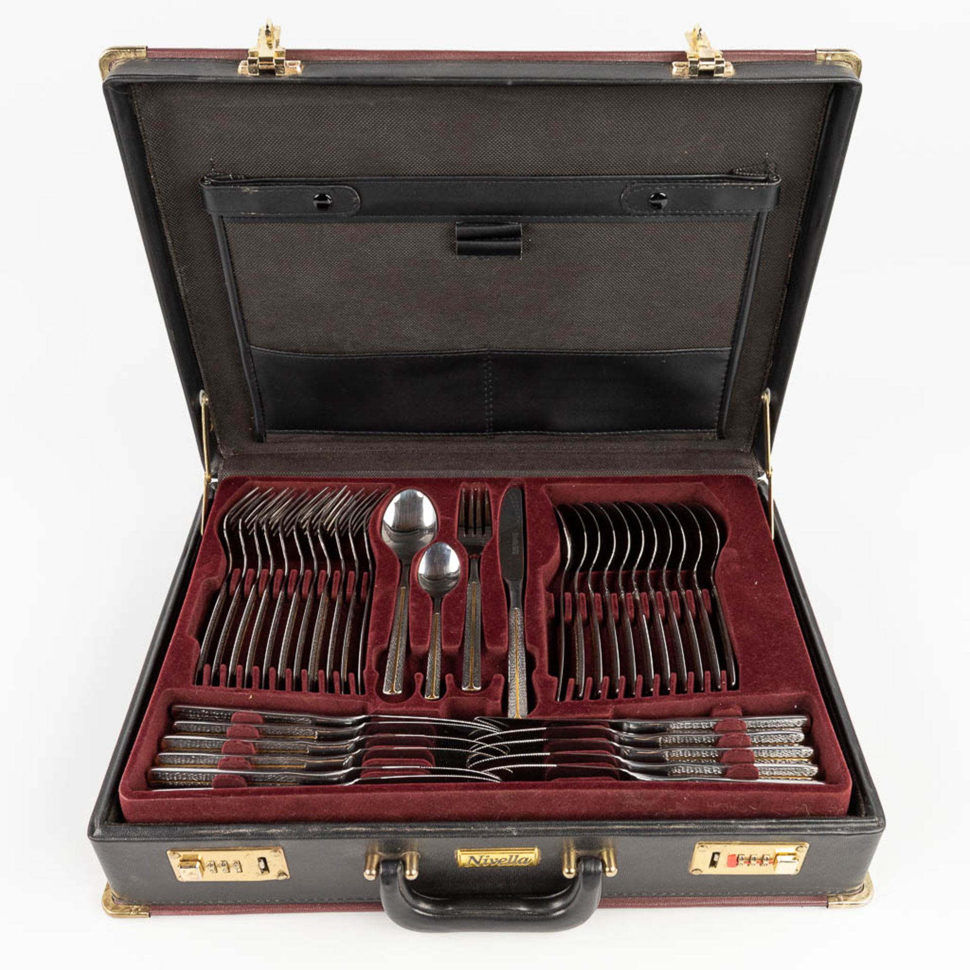 Nivella Solingen, an 82-piece cutlery set in a suitcase. Solingen, 18/10. (L: 35 x W: 47,5 x H: 11 c - Image 11 of 14