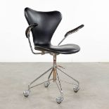 Arne JACOBSEN (1902-1971) 'Desk Chair' For Frits Hansen. (L: 46 x W: 67 x H: 83 cm)